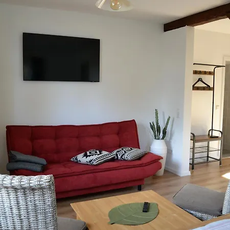 Apartamento Neue Moderne Ferienwohnung, Separater Eingang, Seenaehe Krakow am See