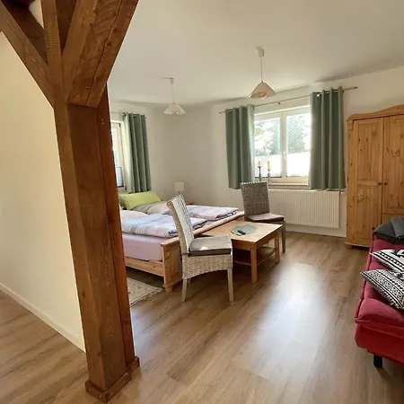 Neue Moderne Ferienwohnung, Separater Eingang, Seenaehe Appartement Krakow am See