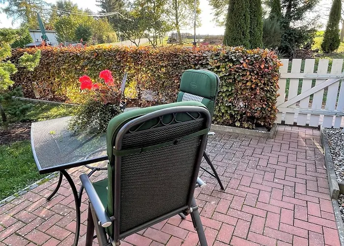 Neue Moderne Ferienwohnung, Separater Eingang, Seenaehe * Krakow am See