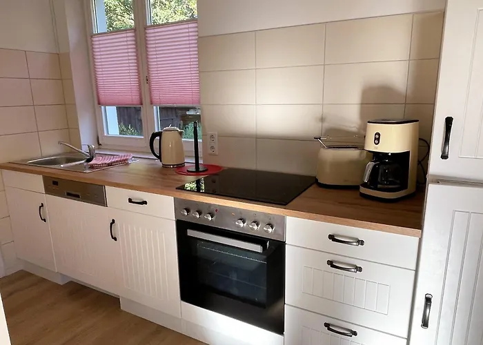 Neue Moderne Ferienwohnung, Separater Eingang, Seenaehe *