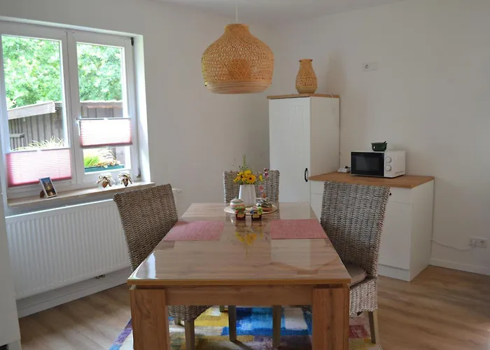 Apartamento Neue Moderne Ferienwohnung, Separater Eingang, Seenaehe Krakow am See